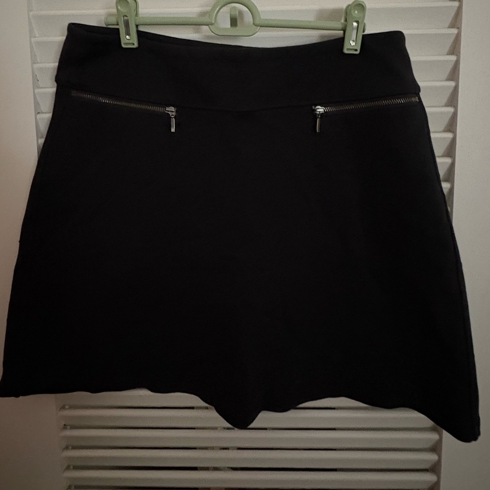 Vintage Athleta mini skirt with zip pockets. M